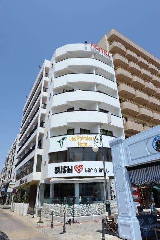 Les Palmiers Luxury Suites Larnaca Exterior photo